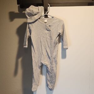 Nordstrom Baby Boys Gray One Piece with Hat
